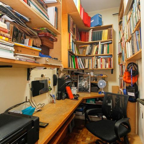 Casa à venda com 250m², 5 quartos e 2 vagasEscritório