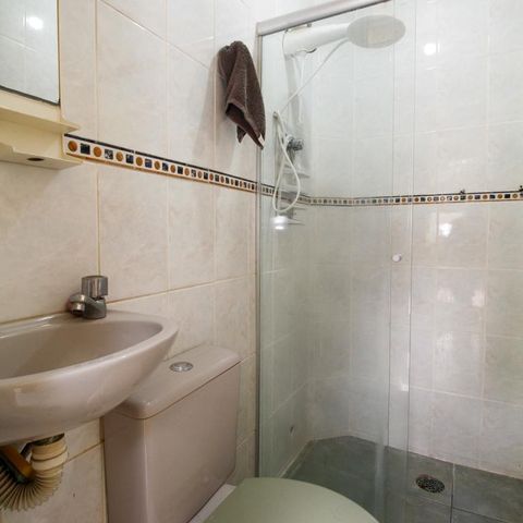 Casa à venda com 250m², 5 quartos e 2 vagasBanheiro Social 2 (Edícula)