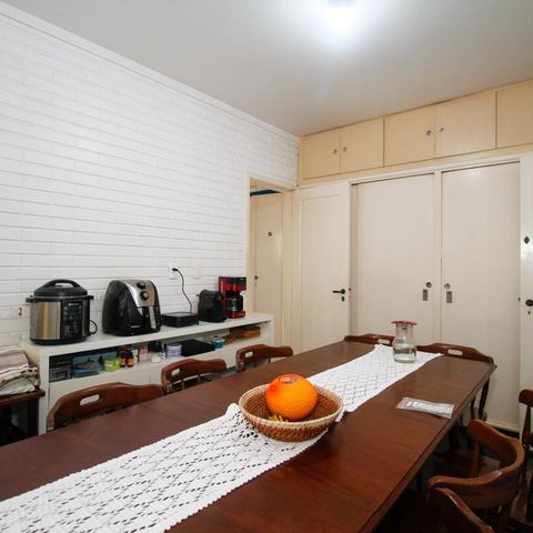 Casa à venda com 250m², 5 quartos e 2 vagasCopa