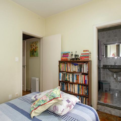 Casa à venda com 250m², 5 quartos e 2 vagasSuíte 1