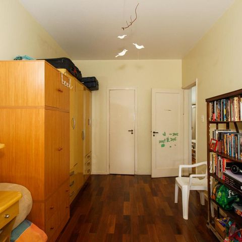 Casa à venda com 250m², 5 quartos e 2 vagasSuíte 2