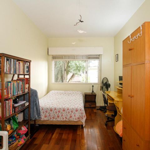 Casa à venda com 250m², 5 quartos e 2 vagasSuíte 2