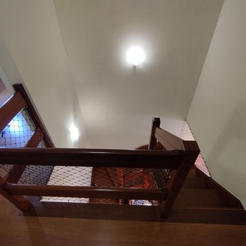 Casa para alugar com 120m², 3 quartos e 2 vagasEscada 