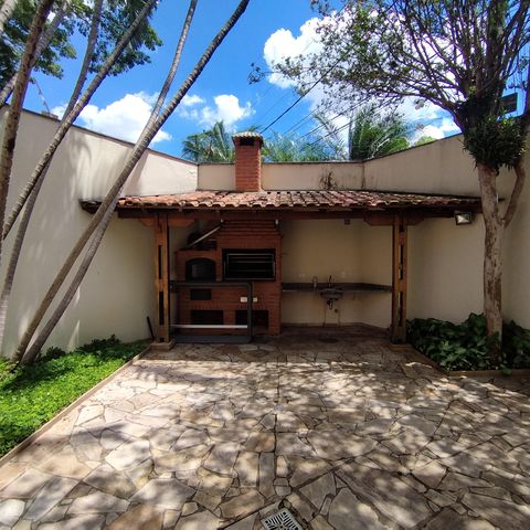 Casa para alugar com 120m², 3 quartos e 2 vagasÁrea comum - Churrasqueira
