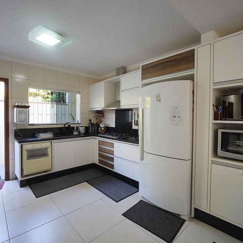 Casa para alugar com 359m², 5 quartos e 6 vagasCozinha