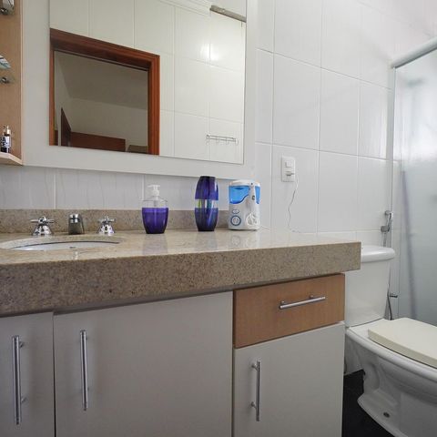 Casa para alugar com 359m², 5 quartos e 6 vagasBanheiro da Suíte