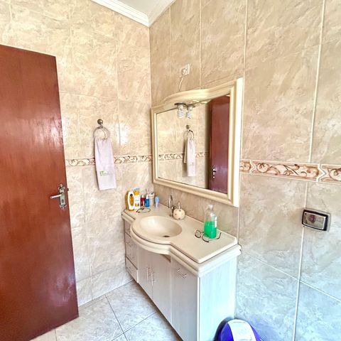Casa à venda com 260m², 3 quartos e 2 vagasBanheiro da Suíte