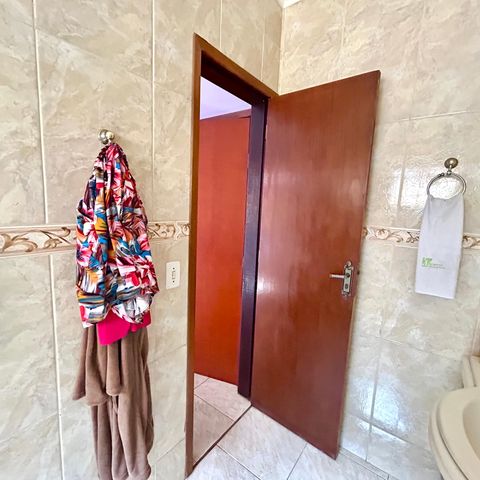 Casa à venda com 260m², 3 quartos e 2 vagasBanheiro da Suíte
