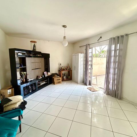 Casa à venda com 260m², 3 quartos e 2 vagasSala