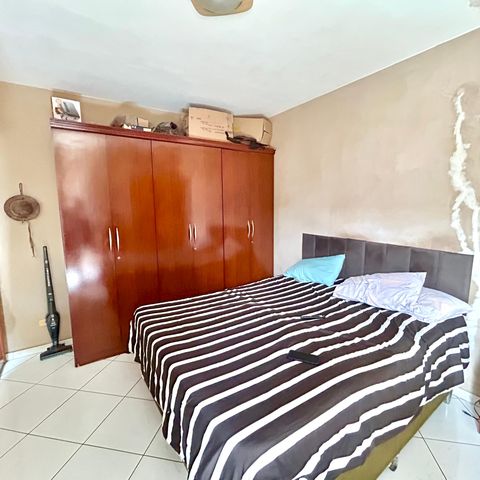 Casa à venda com 260m², 3 quartos e 2 vagasQuarto Suíte