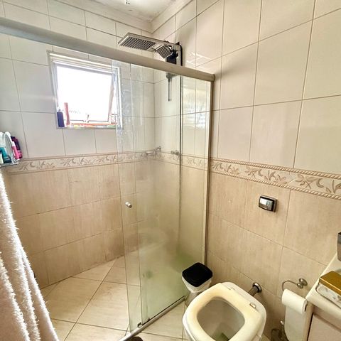 Casa à venda com 260m², 3 quartos e 2 vagasBanheiro da Suíte
