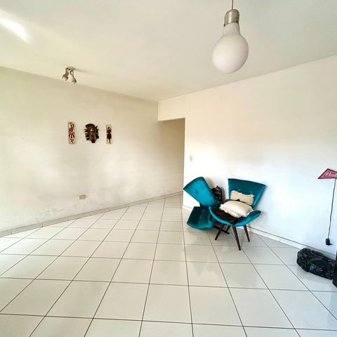 Casa à venda com 260m², 3 quartos e 2 vagasSala