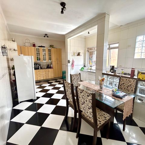 Casa à venda com 260m², 3 quartos e 2 vagasCozinha