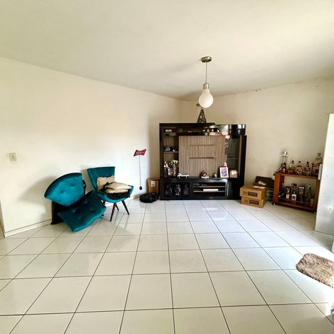Casa à venda com 260m², 3 quartos e 2 vagasSala