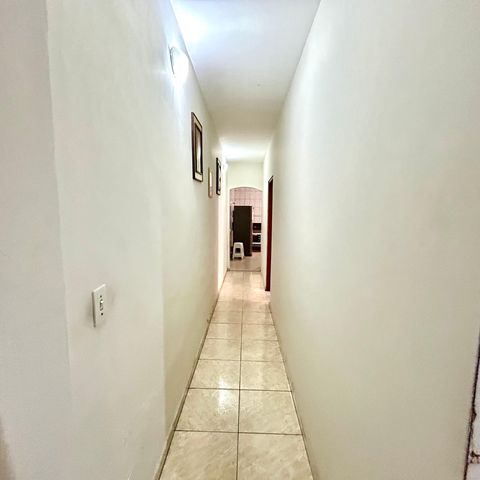 Casa à venda com 260m², 3 quartos e 2 vagasCorredor 