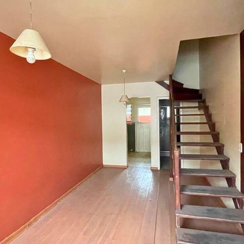Casa de condomínio à venda com 80m², 2 quartos e 1 vaga Casa de condomínio à venda com 80m², 2 quartos e 1 vagaSala