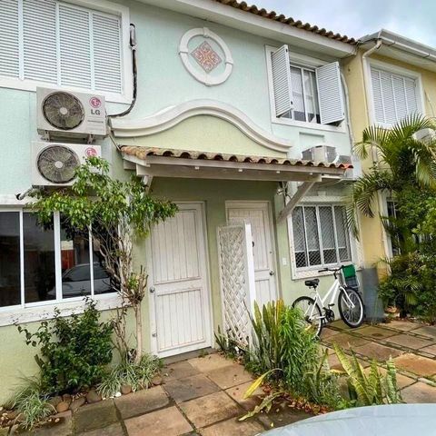 Casa de condomínio à venda com 80m², 2 quartos e 1 vaga Casa de condomínio à venda com 80m², 2 quartos e 1 vagaFachada