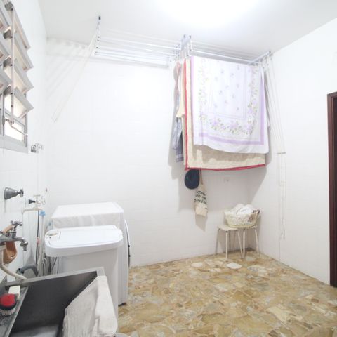 Casa à venda com 399m², 3 quartos e 4 vagasLavanderia