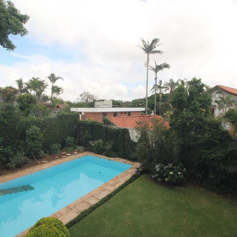 Casa à venda com 399m², 3 quartos e 4 vagasVista da sacada