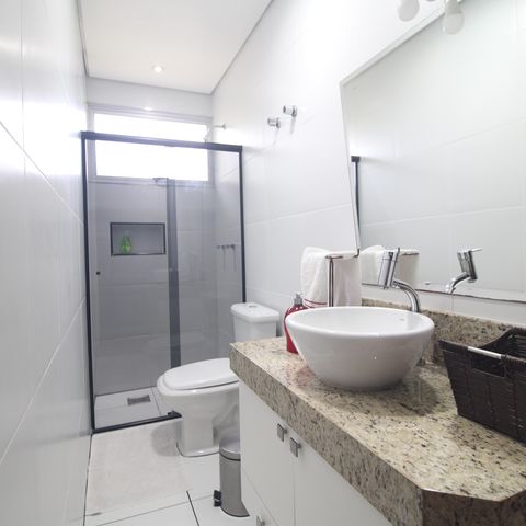 Casa à venda com 399m², 3 quartos e 4 vagasBanheiro da suíte 1