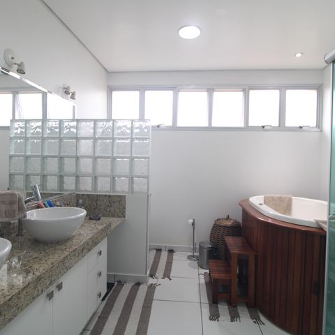 Casa à venda com 399m², 3 quartos e 4 vagasBanheiro da suíte 3