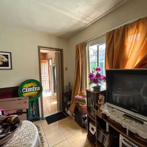Casa à venda com 350m², 3 quartos e 2 vagasSala da casa 2