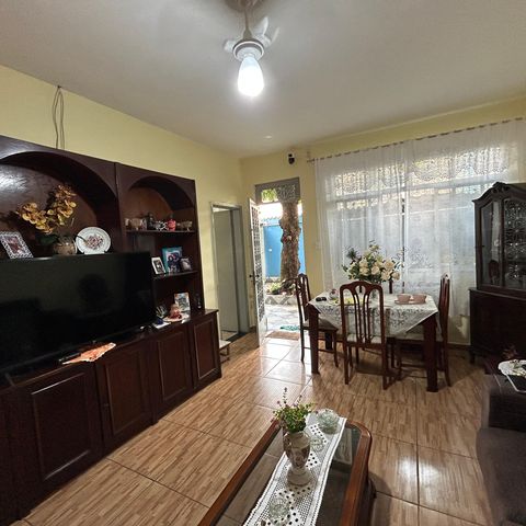 Casa à venda com 350m², 3 quartos e 2 vagasSala