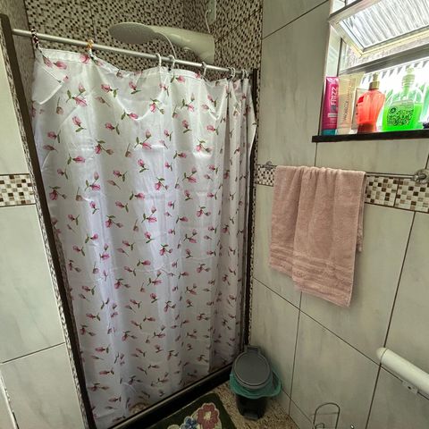 Casa à venda com 350m², 3 quartos e 2 vagasBanheiro