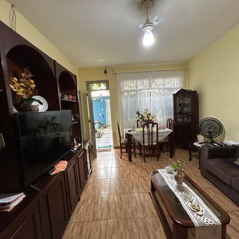 Casa à venda com 350m², 3 quartos e 2 vagasSala
