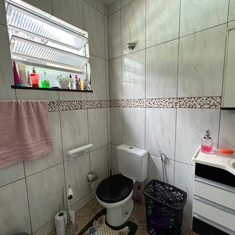 Casa à venda com 350m², 3 quartos e 2 vagasBanheiro