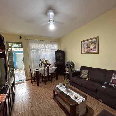 Casa à venda com 350m², 3 quartos e 2 vagasSala