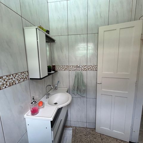 Casa à venda com 350m², 3 quartos e 2 vagasBanheiro