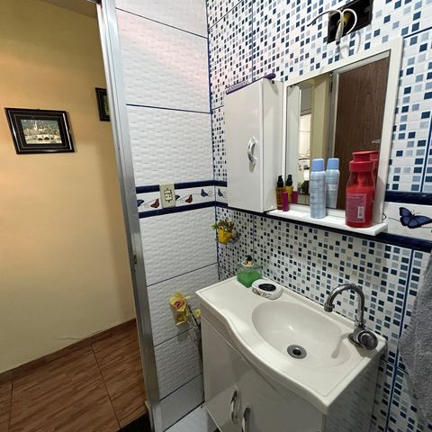 Casa à venda com 350m², 3 quartos e 2 vagasLavabo