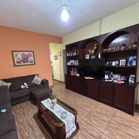 Casa à venda com 350m², 3 quartos e 2 vagasSala