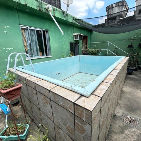 Casa à venda com 350m², 3 quartos e 2 vagasPiscina