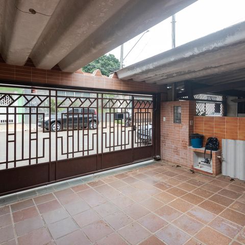 Casa à venda com 130m², 2 quartos e 2 vagasGaragem