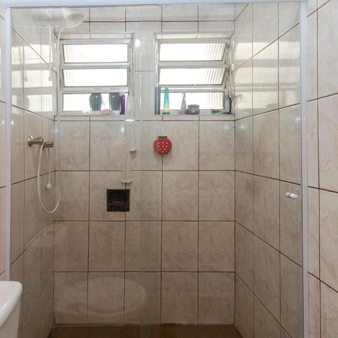 Casa à venda com 130m², 2 quartos e 2 vagasBanheiro