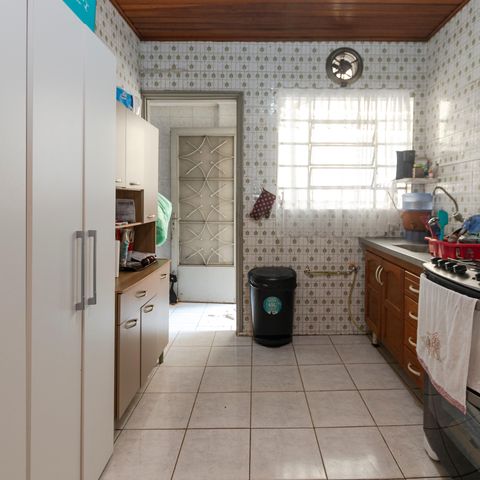 Casa à venda com 130m², 2 quartos e 2 vagasCozinha
