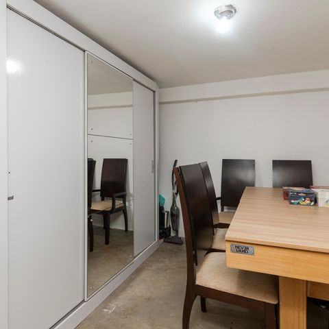 Casa à venda com 130m², 2 quartos e 2 vagasQuarto de Serviço