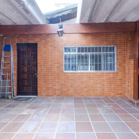 Casa à venda com 130m², 2 quartos e 2 vagasGaragem