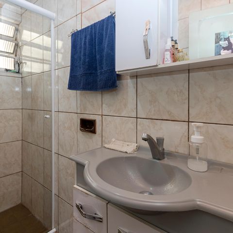 Casa à venda com 130m², 2 quartos e 2 vagasBanheiro