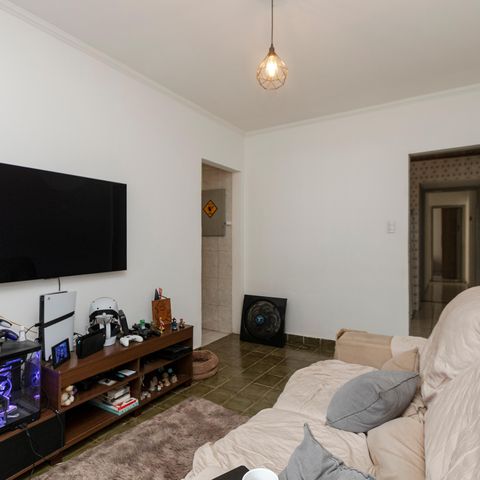 Casa à venda com 130m², 2 quartos e 2 vagasSala