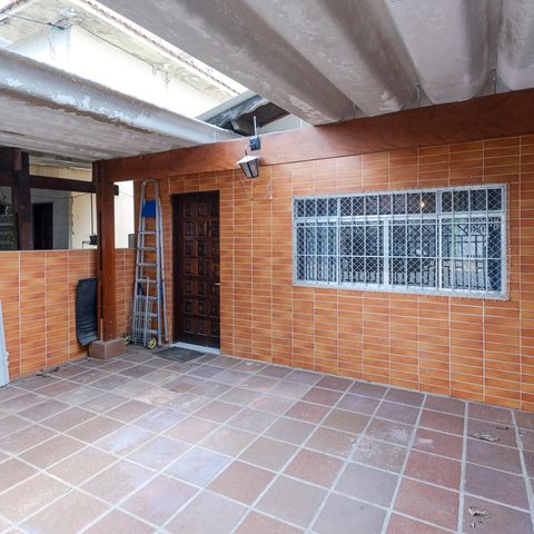 Casa à venda com 130m², 2 quartos e 2 vagasGaragem