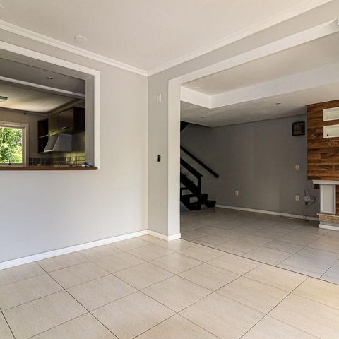 Casa de condomínio para alugar com 217m², 3 quartos e 2 vagasCozinha