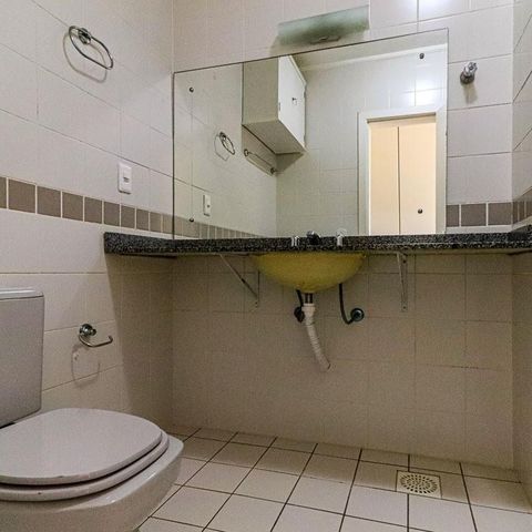 Casa de condomínio para alugar com 217m², 3 quartos e 2 vagasBanheiro