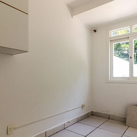 Casa de condomínio para alugar com 217m², 3 quartos e 2 vagasQuarto