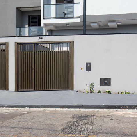 Casa à venda com 95m², 3 quartos e 2 vagasFachada