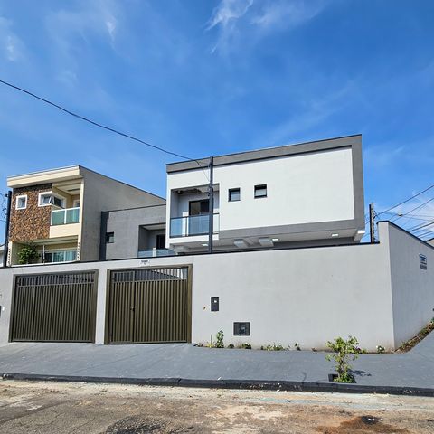 Casa à venda com 95m², 3 quartos e 2 vagasFachada