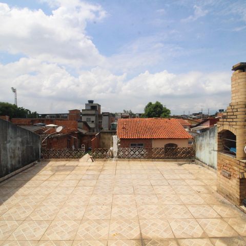 Casa para alugar com 80m², 4 quartos e 1 vagaTerraço