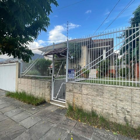 Casa à venda com 218m², 4 quartos e 3 vagas Casa à venda com 218m², 4 quartos e 3 vagasPlaca Cod.SUIG-130